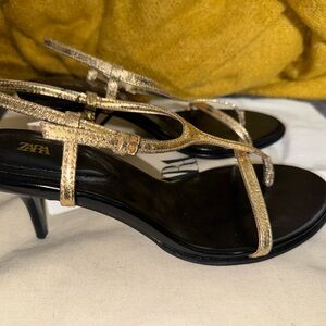Zara Women's Metallic Gold Heels